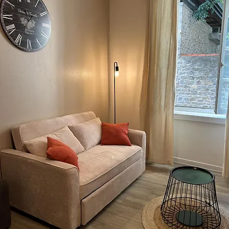 Cozy Et Central, Proche Cite Apartment *